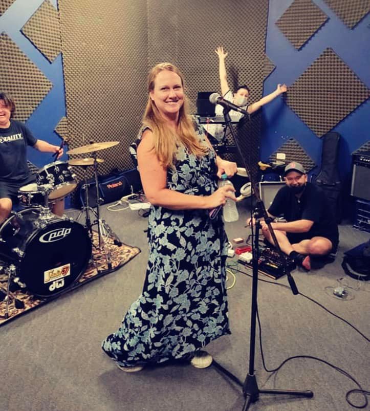 Brits and Pieces band , Brits and Pieces , Brits & Pieces band , 90s Britpop tribute band , Britpop band sydney , Britpop coverband , Britpop tribute band , British music band ,  Sydney coverband