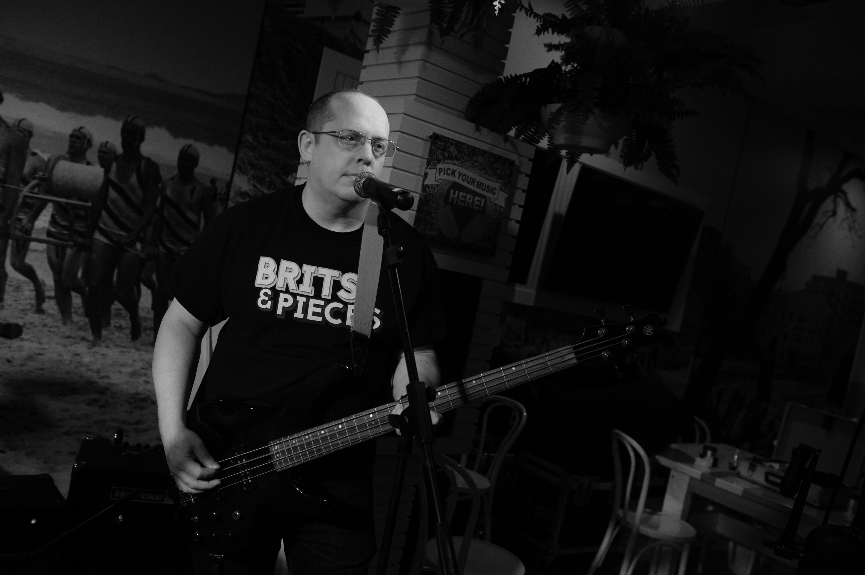 Brits and Pieces , Brits and Pieces Band , 90s Britpop Tribute , Oasis coverband, Britpop festival band , Britpop tribute festival , 